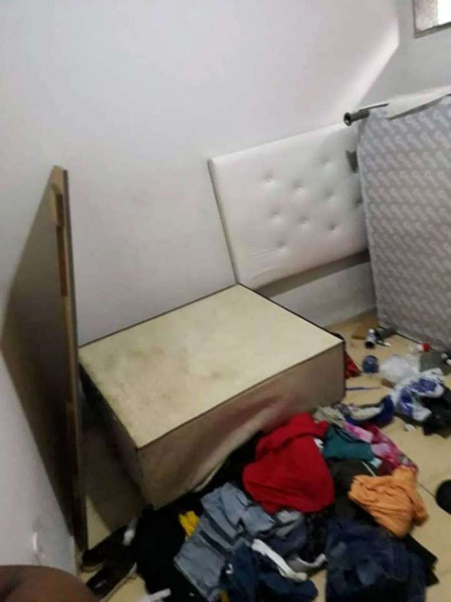 Ele foi avisado por amigos que sua casa estaria sendo invadida por militares