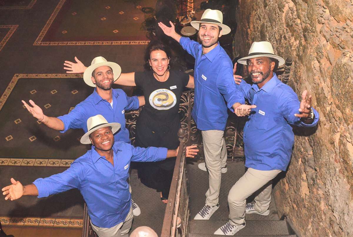 Criado para encorajar as mulheres que adoram dançar a dois e que frequentam casas de samba e de outros ritmos dançantes no Rio, o Projeto Baila-te! - Divulgação/ Baila-te!