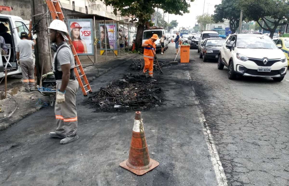 Uma pane elétrica causou o incêndio no veículo