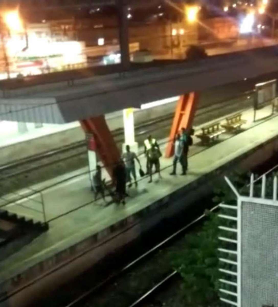 Um agente da SuperVia presenciou a cena