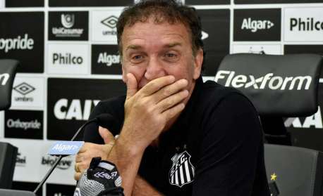 Cuca confirma que se afastará do futebol para tratar de problema no coração