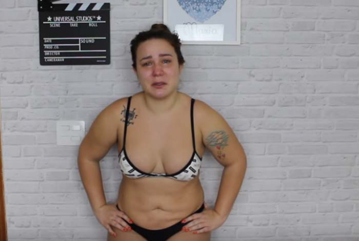 Cacau exibe o corpo em vídeo  - Reprodução vídeo 