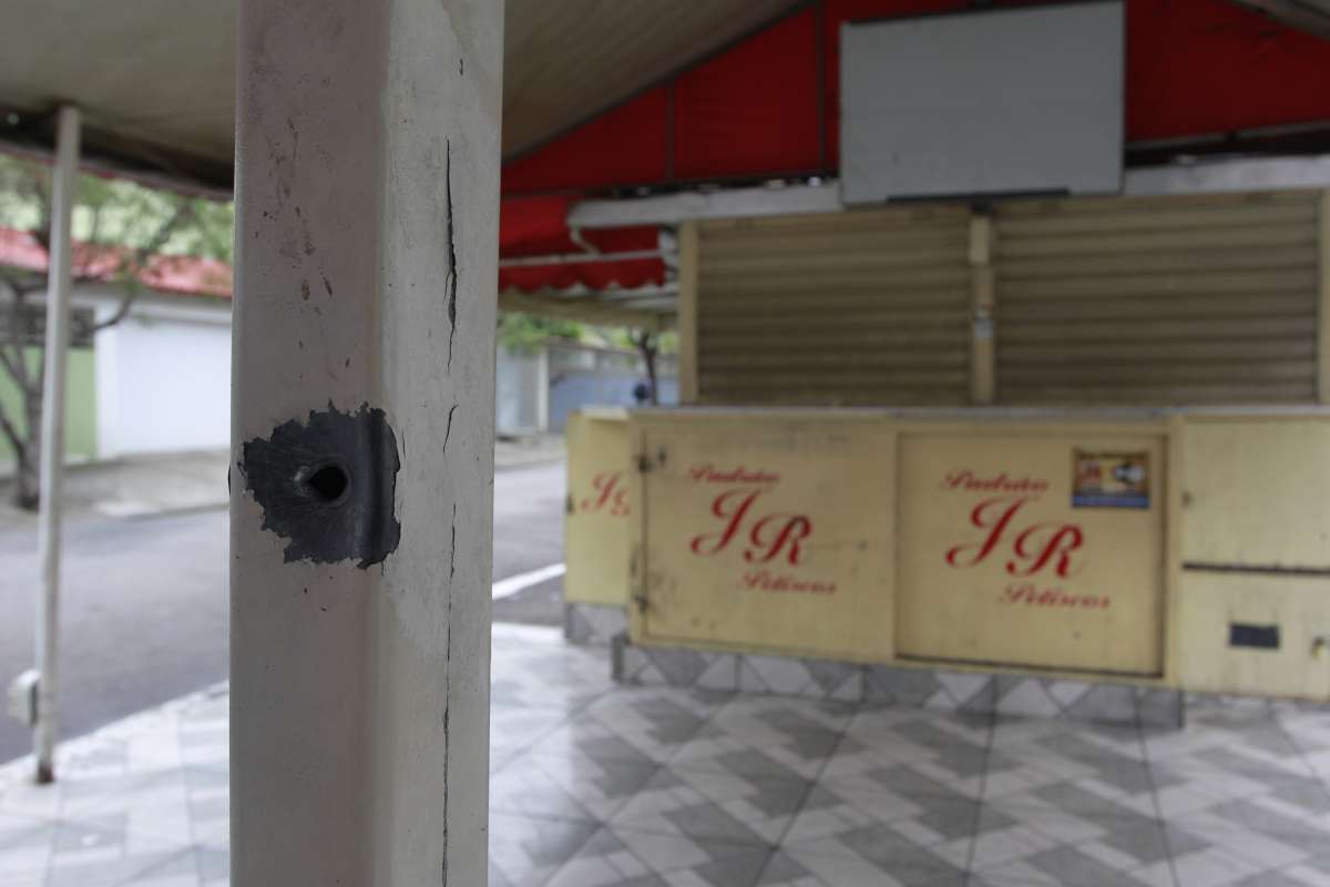 Quiosque foi alvo de tentativa de assalto - Ma&iacute;ra Coelho / Ag&ecirc;ncia O Dia