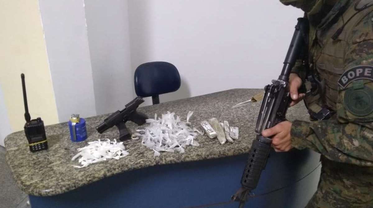 Apreensão feita pelo Bope no São Carlos após tiroteio 