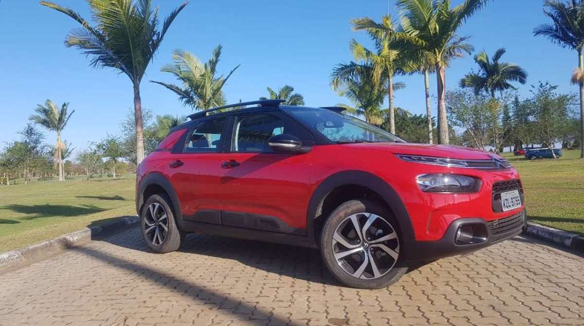 Modelo pode ter três combinações de cores (teto, carroceria e coluna) - divulgação