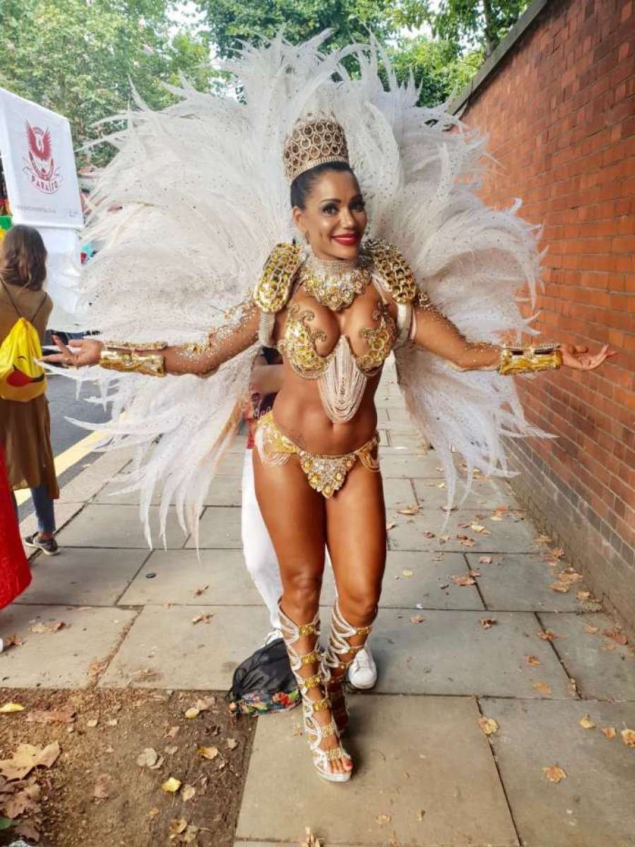 Ana Paula Evangelista brilha no Carnaval de Londres
