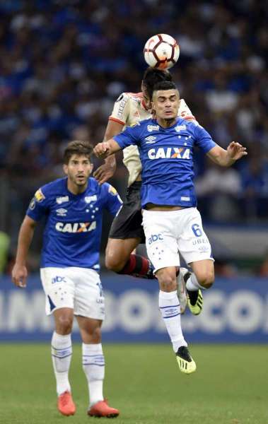 Dupla do Cruzeiro encaminha rescisão com clube mineiro para fechar com