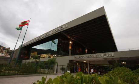 Assembleia de Santa Catarina aprova proibição de cotas raciais em universidades estaduais