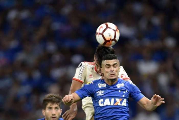 Dupla do Cruzeiro encaminha rescisão com clube mineiro para fechar com