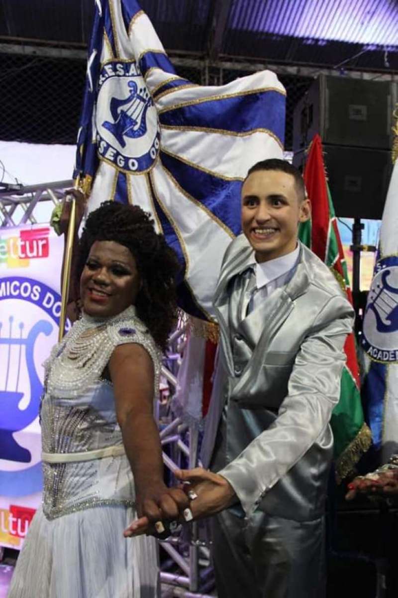 Anderson Morango, 38 anos, é o primeiro homem a desfilar como porta-bandeira. Ele estará na Acadêmicos do Sossego, na Série A, em 2019.