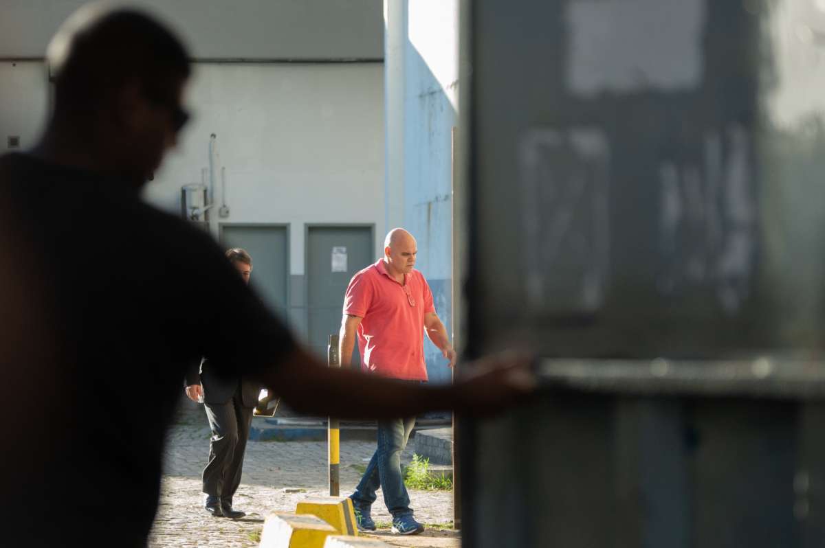 Rio,30/08/2018 - Pris&atilde;o de Delegado - Delegado Rodrigo Santoro chega ao pres;idio de Benfica, zona norte do  Rio de Janeiro.Foto: Armando Paiva/ Ag&ecirc;ncia O Dia  Cidade, Policia, Pris&atilde;o, Delegado, Opera&ccedil;&atilde;o, MP, Rio de Janeiro