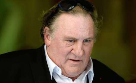 Macron diz que não se arrepende de ter defendido Depardieu