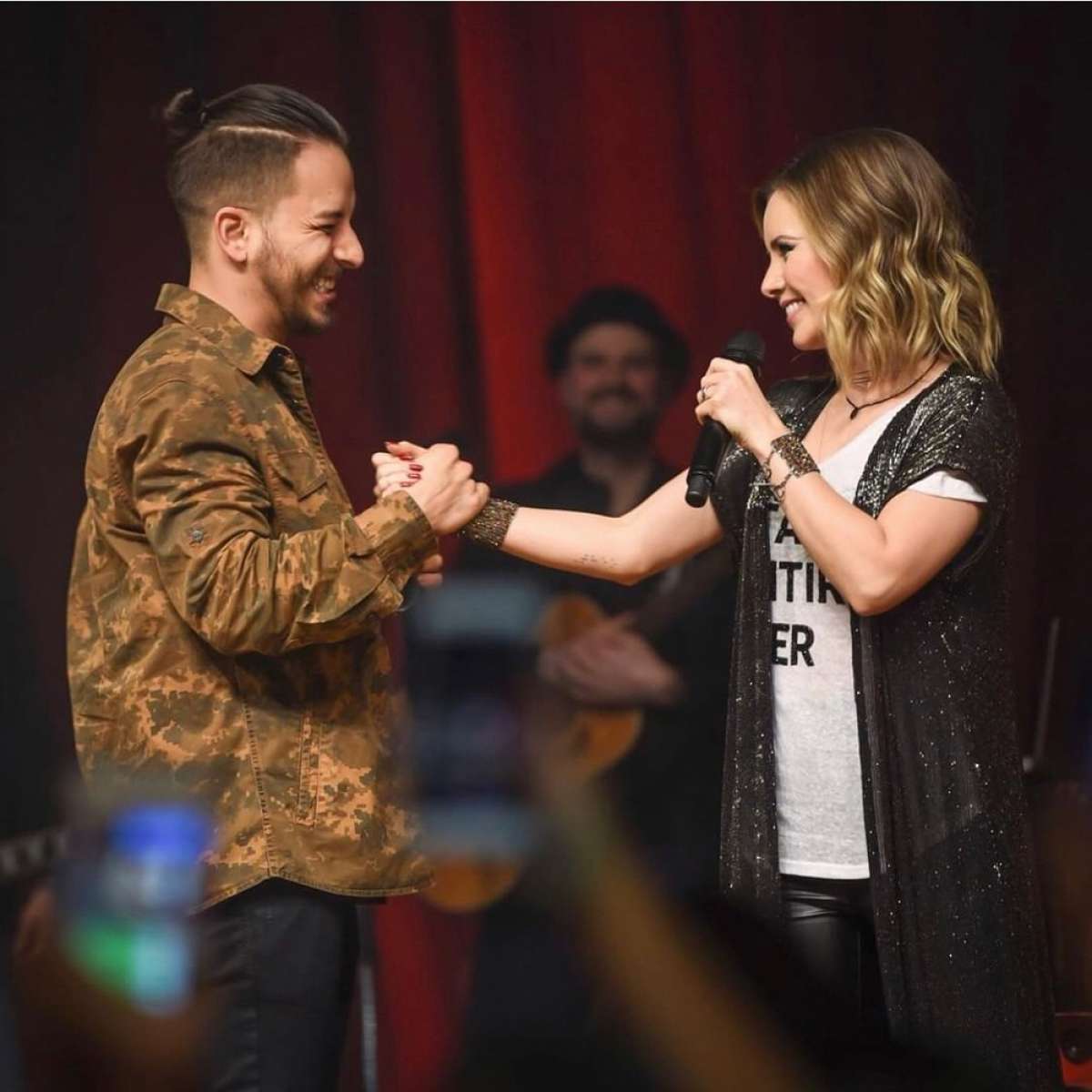 Junior surpreendeu a todos quando subiu ao palco durante show da irmã, Sandy, em agosto de 2018 - César Fonseca / Divulgação