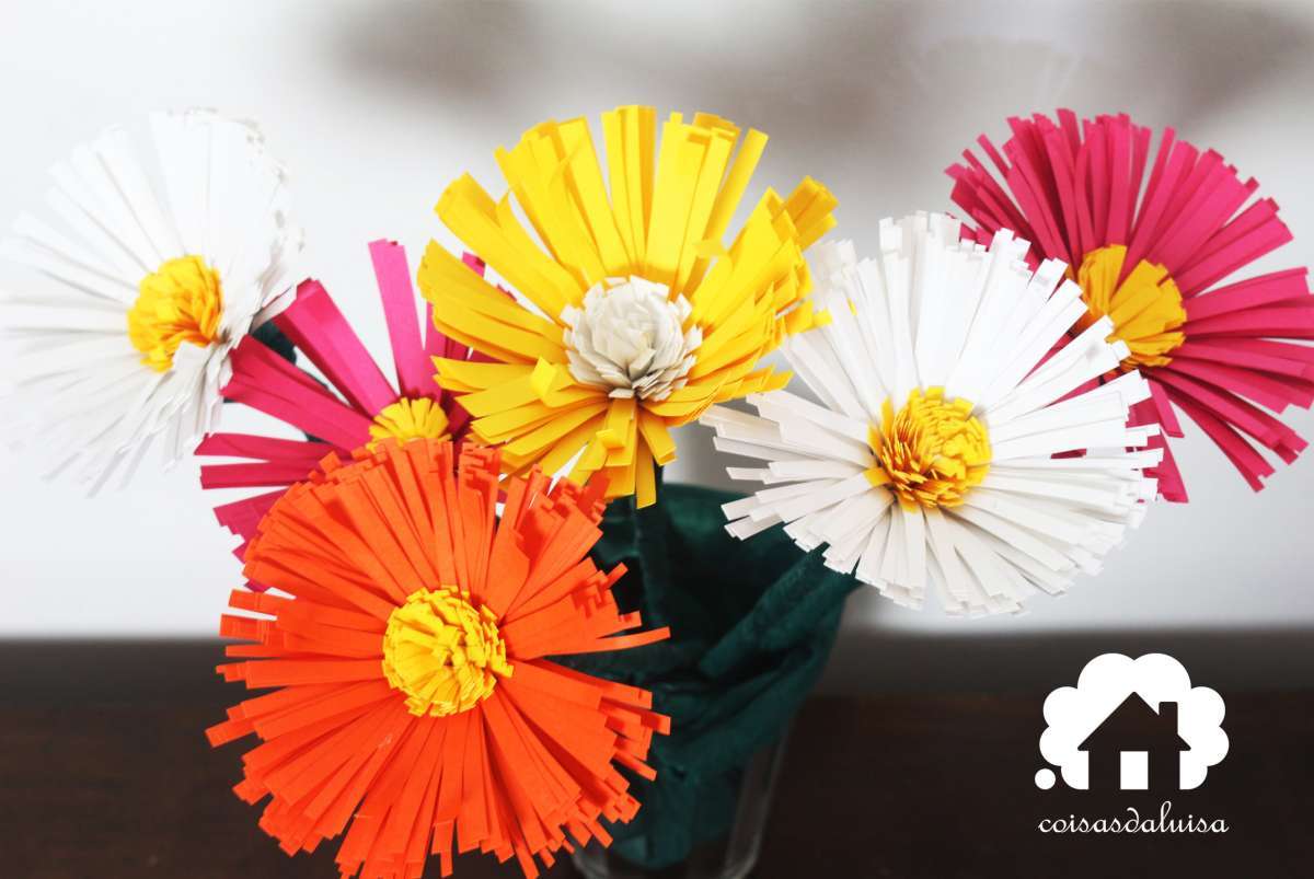 Aprenda a fazer um modelo de flor de papel super fácil, barato e bonito | |  O Dia