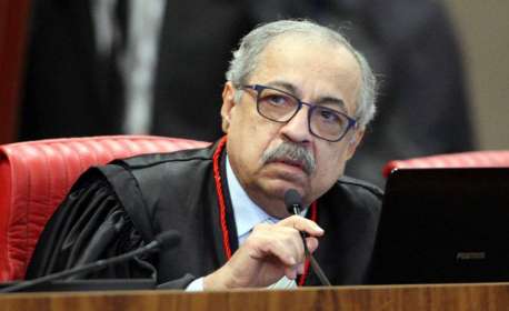 Repasses de R$ 899 mil para ex-assessor investigado eram para pagar contas, diz ministro do STJ