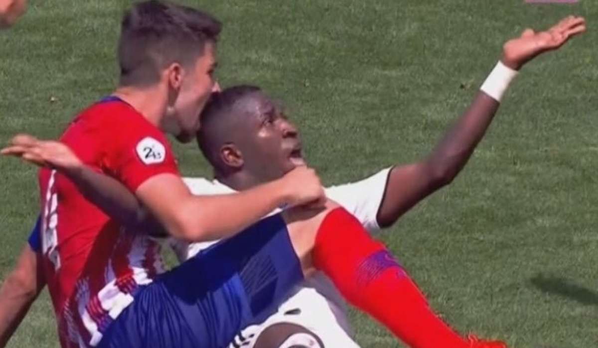 Vinicius Junior levou mordida em jogo do Real Madrid B - Reprodução