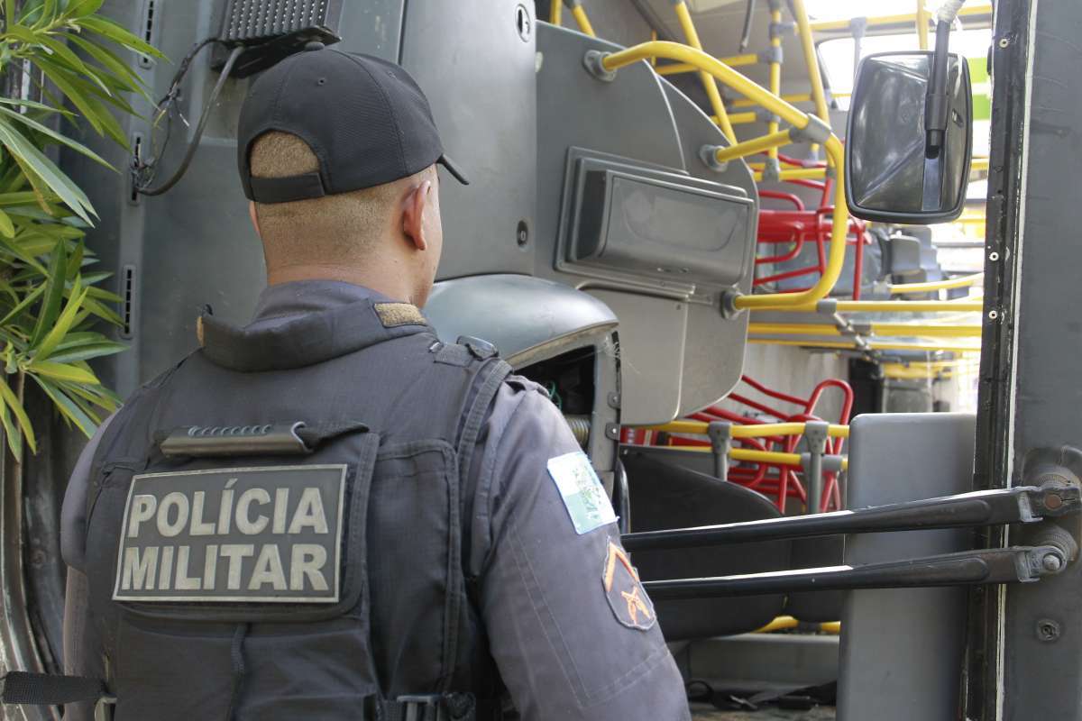 03/09/2018- Acidente no Aterro do Flamengo - Onibus da empresa Real tombou no posto Petrobrás deixando pelo menos 38 feridos. 31 vitimas foram socorridas pelo corpo de Bombeiros e levadas para 5 Hospitais, Lourenço Jorge, Miguel Couto, Salgado Filho, Hospital do Andaraí, e Souza Aguiar. O corpo de Bombeiros esteve no local para fazer o socorro das vitimas e evitar possiveis incendios. Foto de Maíra Coelho / Agência O Dia. Cidade, Acidente, ônibus, Feridos, Vítimas, Socorro, Velocidade, Aterro,