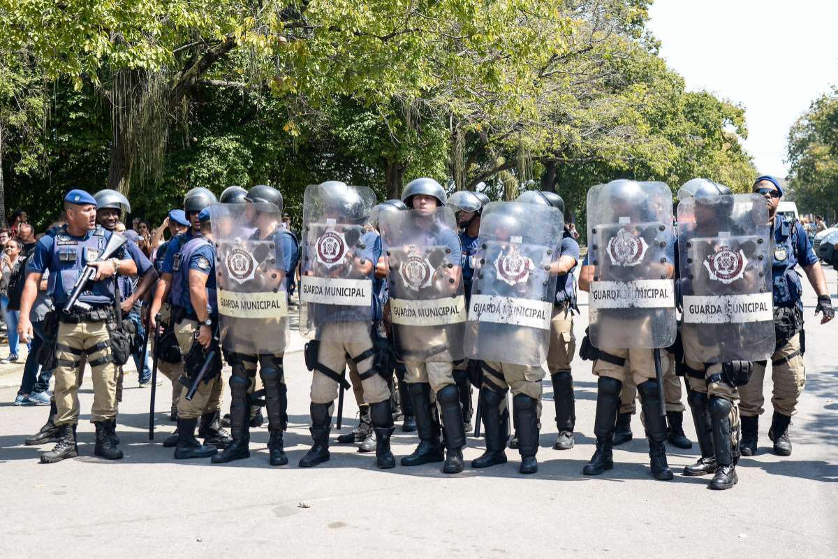 2018-09-03 - AGÊNCIA DE NOTîCIAS - PARCEIRO - Manifestação em defesa do Museu Nacional, na Quinta da Boa Vista, São Cristóvão, Zona Norte do Rio, depois do incêndio de domingo (2) que destruiu o acervo da instituição histórica. O protesto tem em sua maioria estudantes da UFRJ - Foto: Clever Felix/Parceiro/Agência O Dia