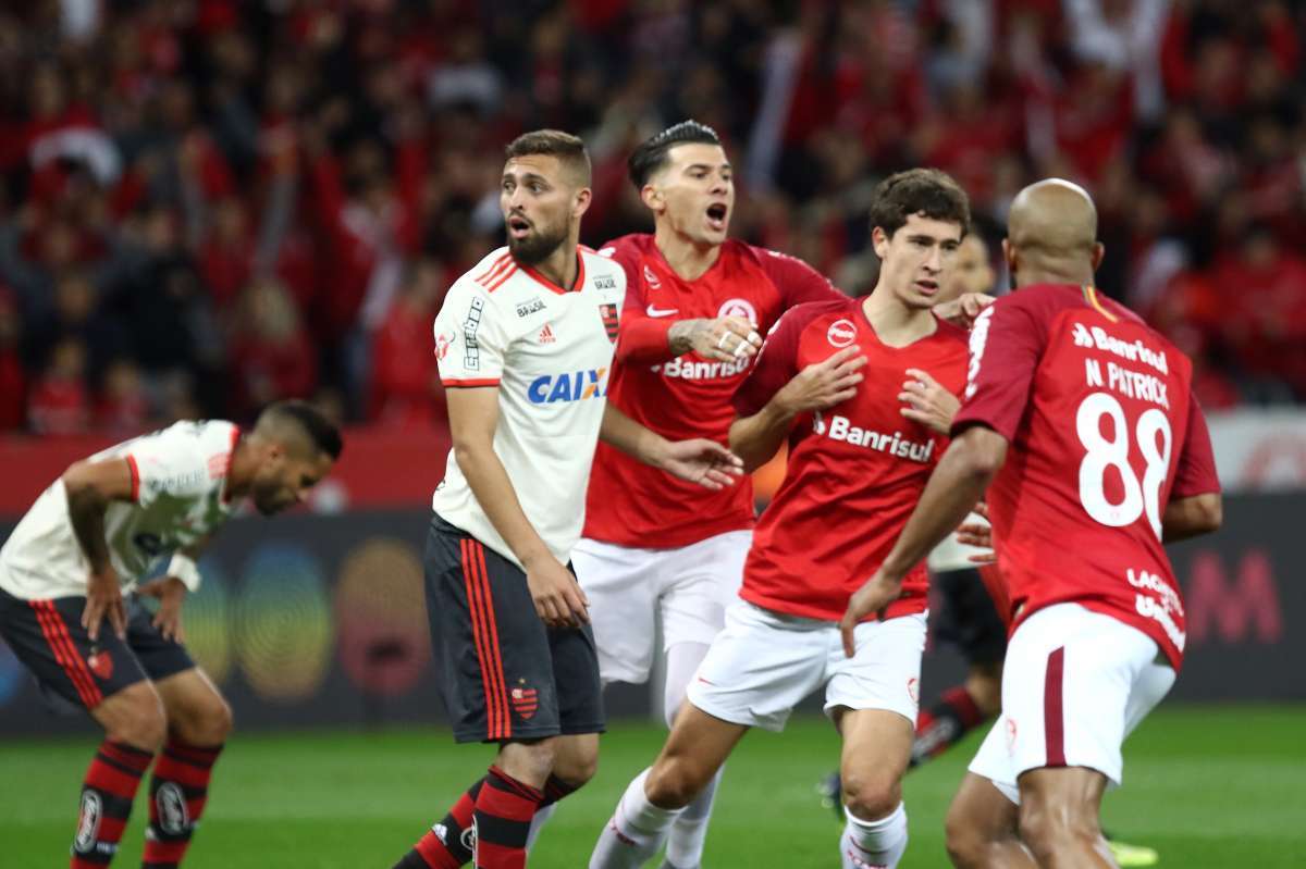 Flamengo perdeu em Porto Alegre - ROBERTO VINÍCIUS / ESTADÃO CONTEÚDO