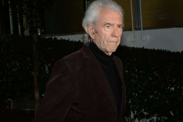 O ator Juca de Oliveira chega ao velório de Beatriz Segall O ator Juca de Oliveira chega ao velório de Beatriz Segall