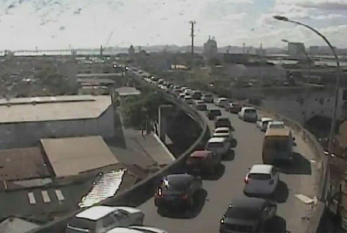 Feriado da Independência provoca trânsito lento em vários pontos do Rio - Reprodução / Twitter Centro de Operações Rio