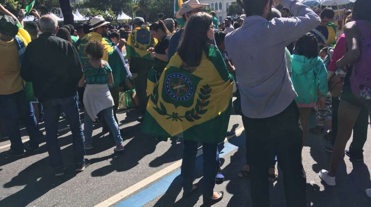 Desfile cívico-militar é marcado por homenagens a agentes mortos durante a intervenção federal