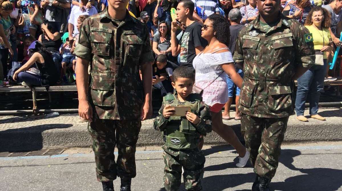 Derick Luiz Vense da Silva, 3, foi a sensação no desfile de 7 de setembro, no Centro do Rio
