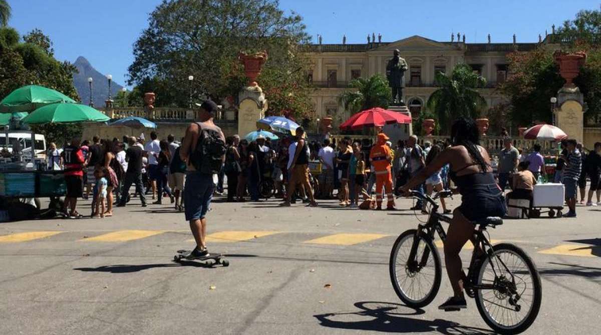 Entidades fazem manifestação e denunciam falta de investimentos em ciência e tecnologia