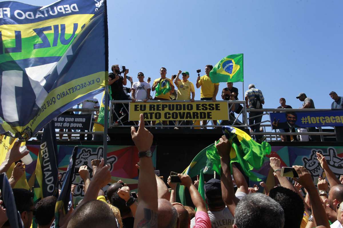 Ato em apoio a Jair Bolsonaro na Praia de Copacabana - Ma&iacute;&shy;ra Coelho/Ag&ecirc;ncia O Dia