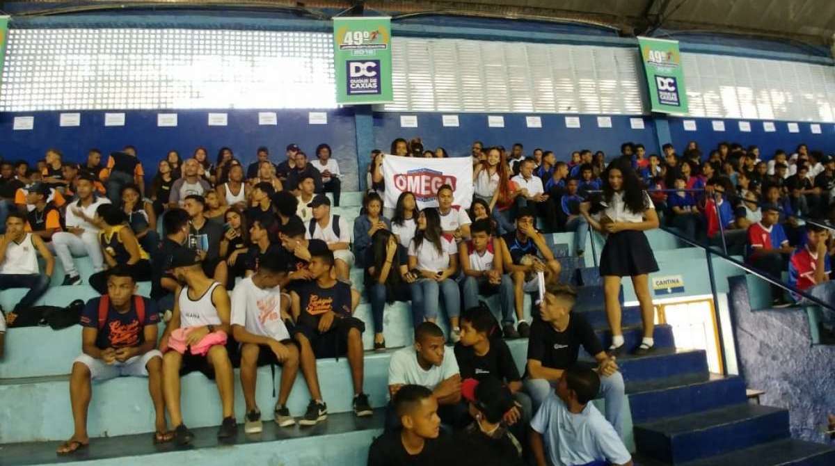 Cerca de 6 mil alunos de escolas de Duque de Caxias disputam jogos estudantis até novembro deste ano. Cerimônia de abertura ocorreu na vila olímpica do município
