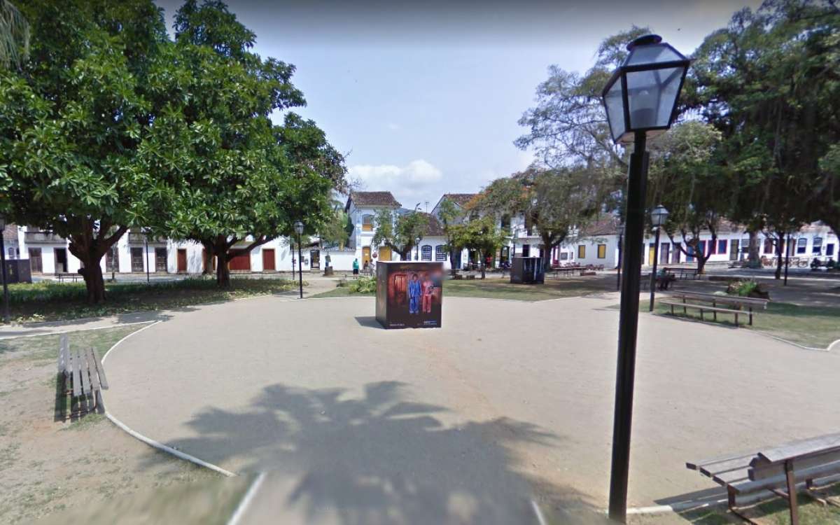 Jovens foram assassinados na Praça da Matriz, em Paraty