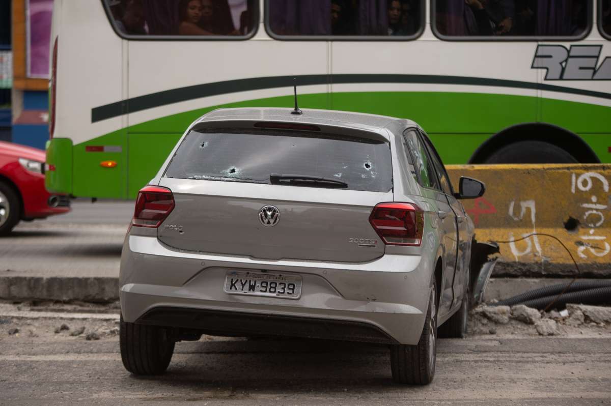 Rio,11/09/2018 - Troca de Tiros na Av. Brasil - Policiais do 22o BPM trocam tiros com marginais na Avenida Brasil, na altura das favelas Parque Uni&atilde;o e Nova Holanda, Rio de Janeiro.Foto: Armando Paiva/ Ag&ecirc;ncia O Dia  Cidade, Rio de Janeiro, Pol&iacute;cia, Tiroteio, Avenida Brasil