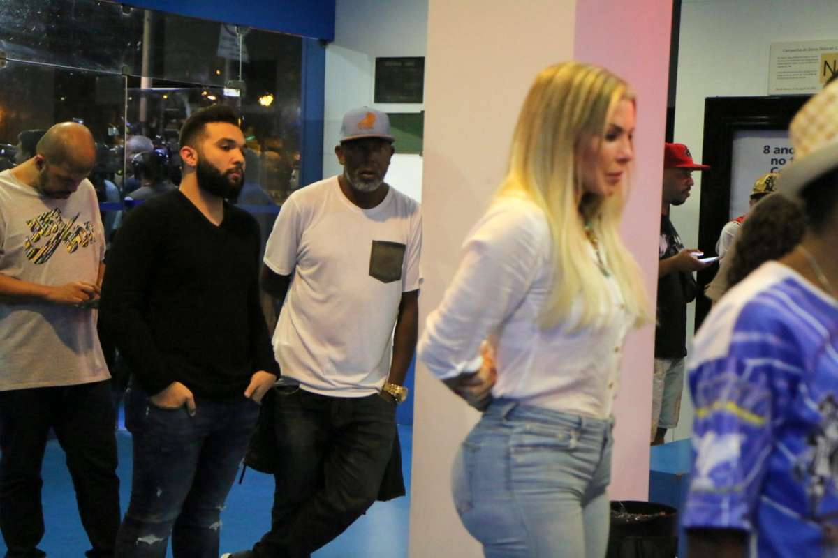 Corpo de Mr. Catra &eacute; velado no Teatro Jo&atilde;o Caetano, no Centro do Rio