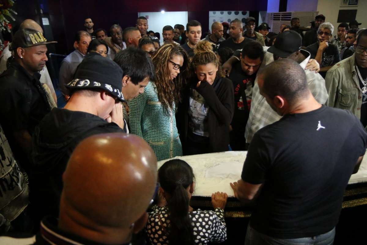 Corpo de Mr. Catra é velado no Teatro João Caetano, no Centro do Rio