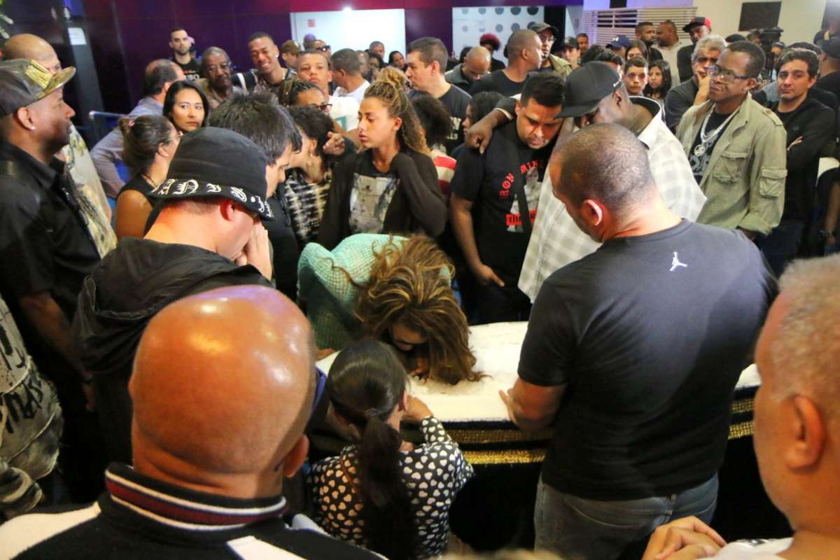 Corpo de Mr. Catra é velado no Teatro João Caetano, no Centro do Rio