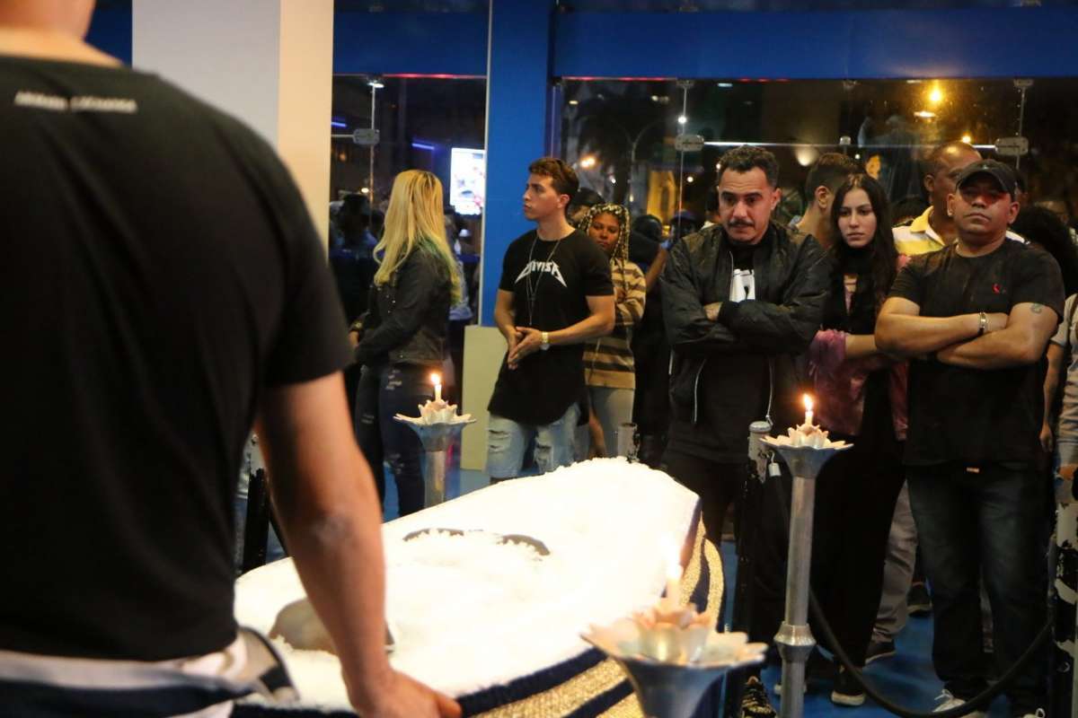 Corpo de Mr. Catra é velado no Teatro João Caetano, no Centro do Rio