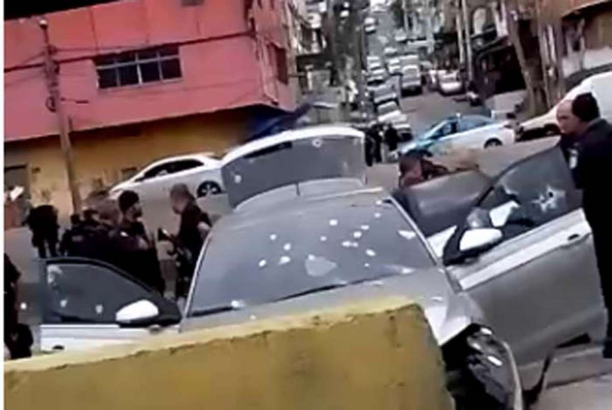Segundo PM, criminosos tentavam roubar caminhão na Avenida Brasil e houve confronto 
