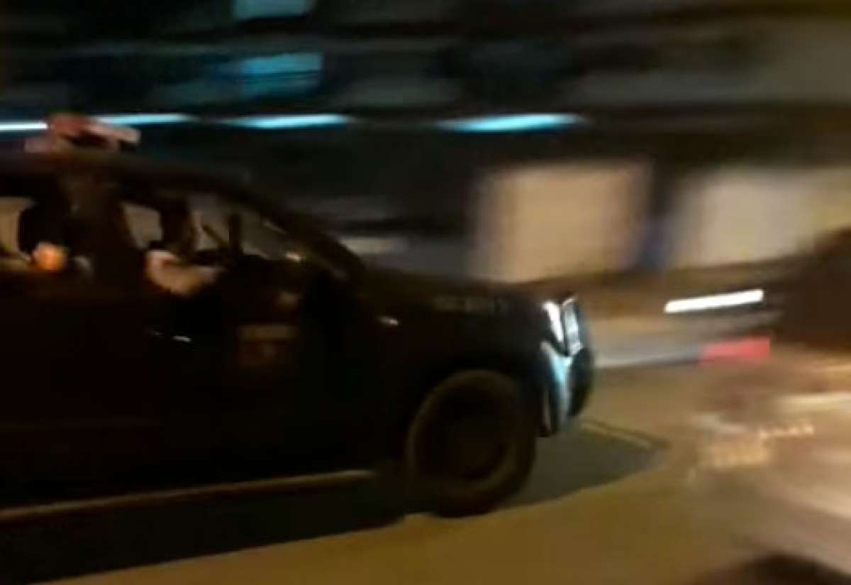 Policiais militares na comunidade - Reprodução / Jacarepaguá Notícias RJ