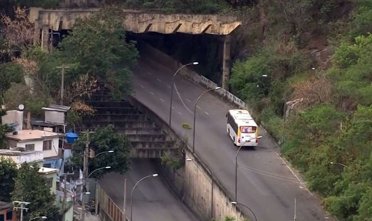 Túnel Noel Rosa foi fechado nos dois sentidos para operação da PM
