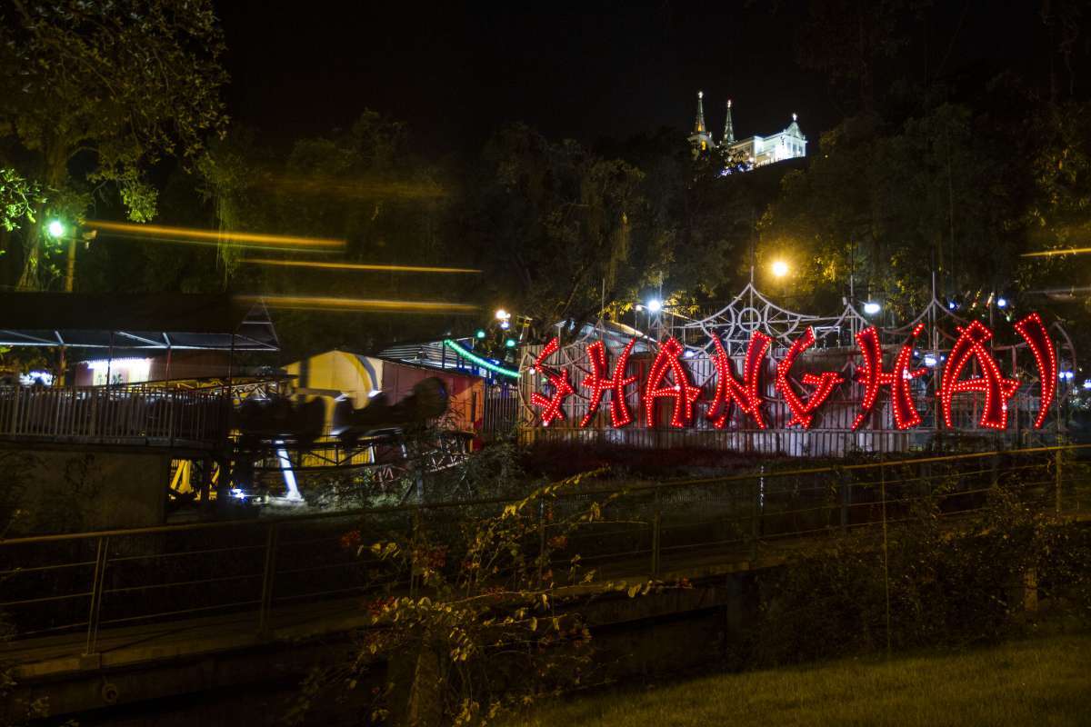 ESPECIAL PARK SHANGHAI, o parque fixo mais antigo do Rio de janeiro que fica aos pés da igreja Nossa Senhora da Penha. Rj, 14 de setembro.