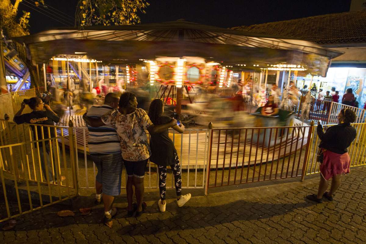 ESPECIAL PARK SHANGHAI, o parque fixo mais antigo do Rio de janeiro que fica aos pés da igreja Nossa Senhora da Penha. Rj, 14 de setembro.