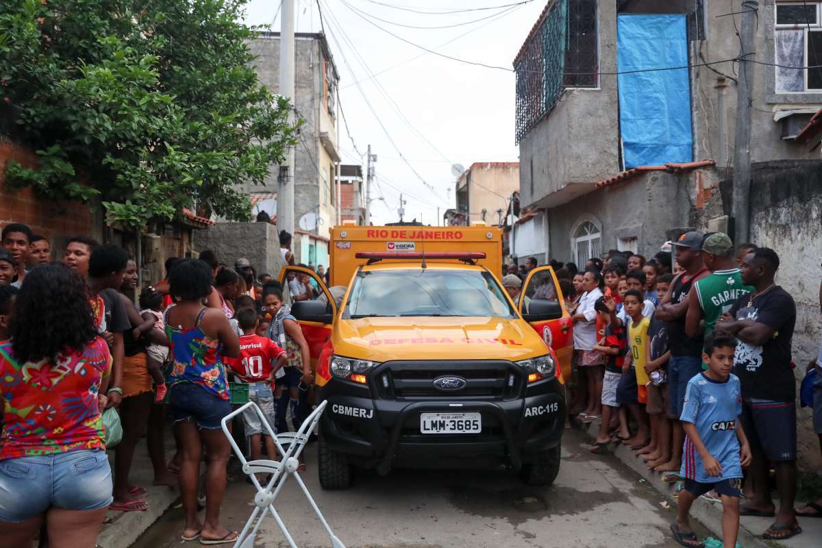 2018-09-15 - AGÊNCIA DE NOTÍCIAS - PARCEIRO - Uma idosa e duas crianças foram mortas a facadas, neste sábado, na comunidade Cidade de Deus, na Zona Oeste do Rio de Janeiro, neste sábado(15).Foto: Cesar Sales/Parceiro/Agência O Dia