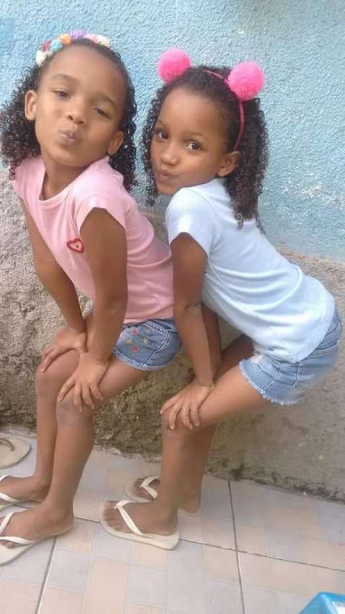 Duas meninas, de 5 e 7 anos, e sua av&oacute; foram assassinadas em casa, na Cidade de Deus