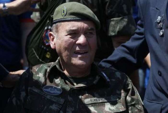 Ex-comandante do Exército, general Eduardo Villas Boas