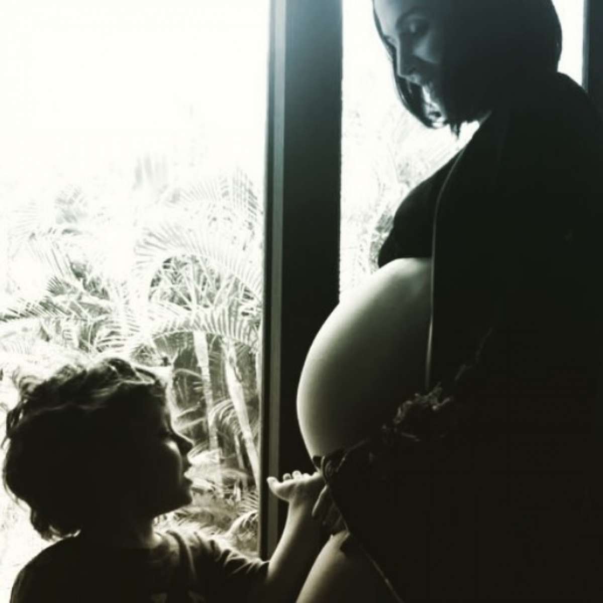 Karen Brusttolin e o fliho Noá 