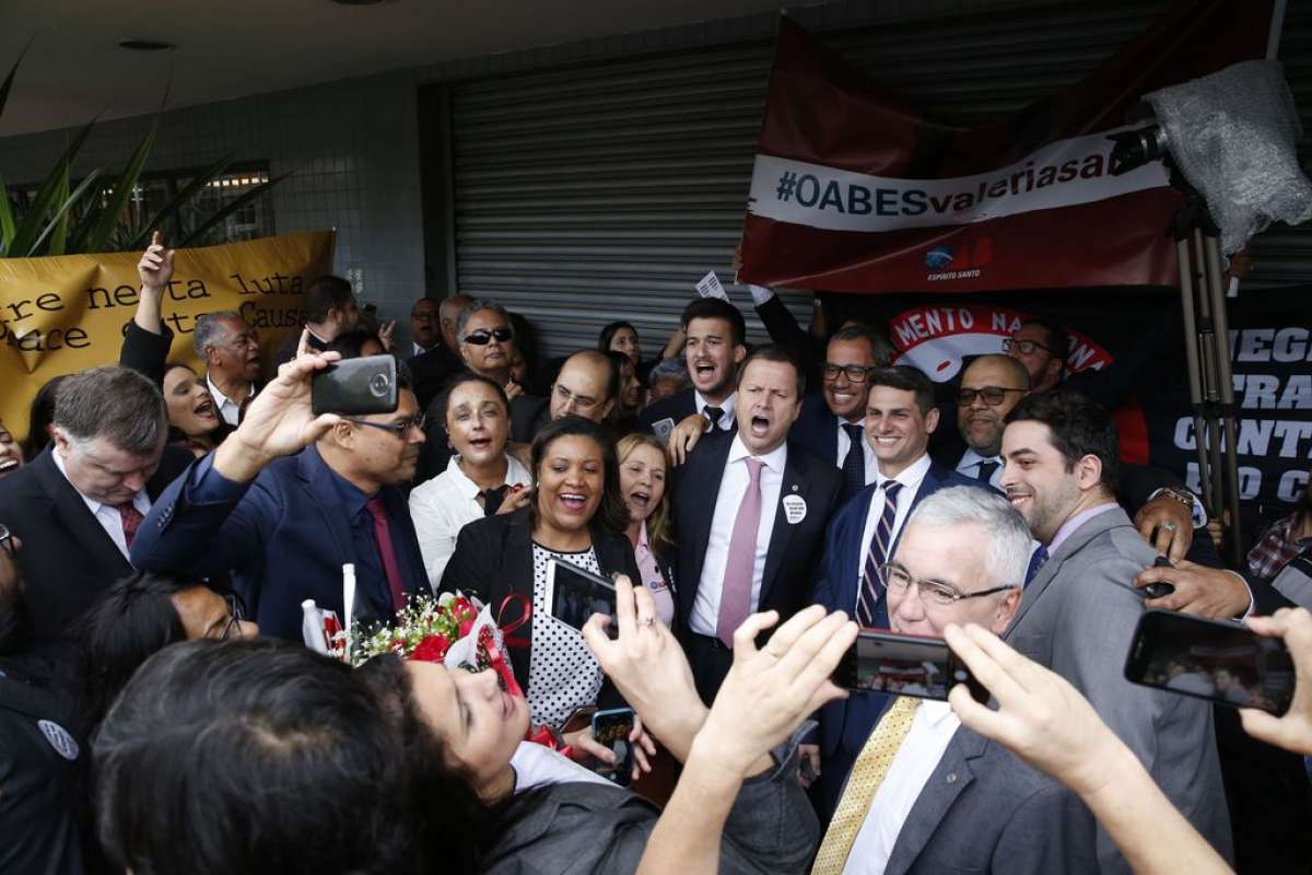 A manifestação atraiu advogados e militantes defensores das causas raciais e dos direitos das mulheres