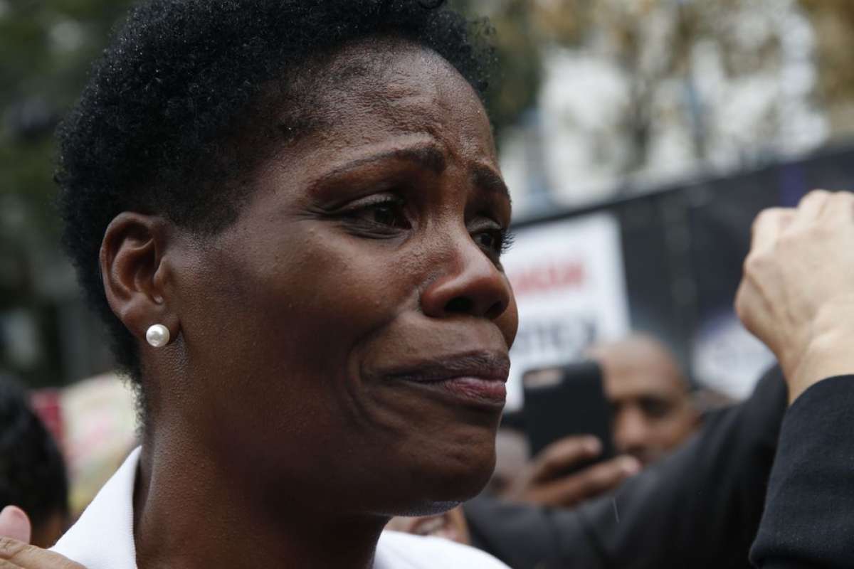 A manifestação atraiu advogados e militantes defensores das causas raciais e dos direitos das mulheres