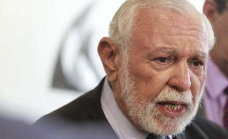 Fora das corrida eleitoral, Eliomar Coelho acumula tarefas na Alerj