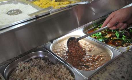 Enquanto o arroz fica mais caro, cai o preço do feijão, aponta pesquisa da Horus