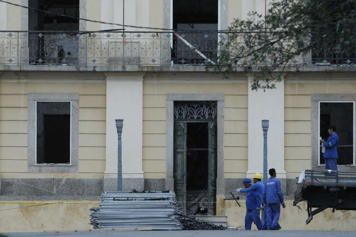2018-09-21 - Chegada de equipamentos para a reforma do Museu Nacional da Quinta da Boavista. Foto de Alexandre Brum / Ag&ecirc;ncia O Dia - CIDADE POLICIA INC&Ecirc;NDIO FOGO BRAZIL CULTURA EDUCA&Ccedil;&Atilde;O
